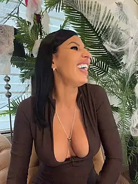 ReynaMorel - Naked doggy tease and spanks