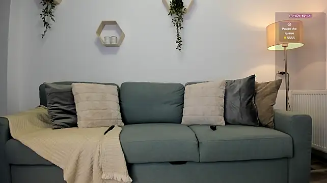 Naila18 - dildo pussy