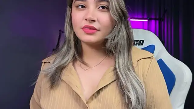 Demieliss - ''''shower some love'''''🦋 🎀