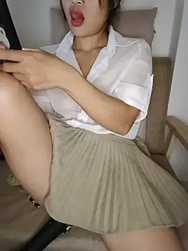 Lucy_meo - I'm in Vietnam waiting for you to come a