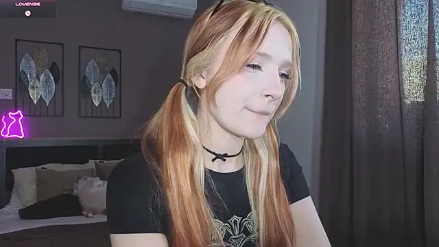 KatryVens - Make me topless, look at my body