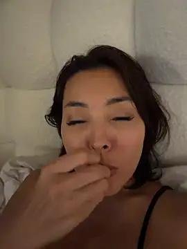 NoirElysia - Vasya lick my pussy and Domi inside