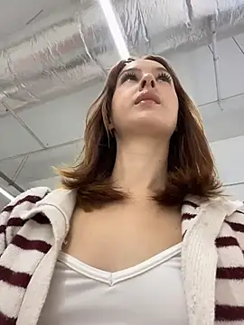 Outdorable - Pull top down&pinch bare tits near peopl
