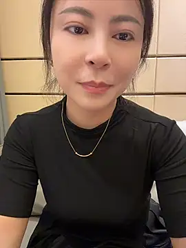 YaoYao8888 - 只穿内衣内裤直播3分钟