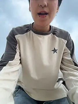 Emma_cute7 - touch pussy +lick finger