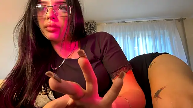 Hannah_xBaby - show panties💕