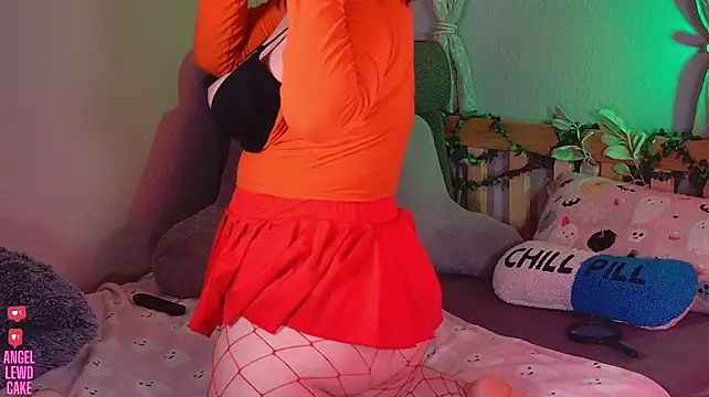Angel-Lewd-Cake - Bend over & tease asshole w/ small plug