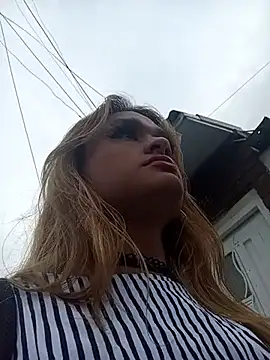 Lilit_doll_ - Finger in ass in street