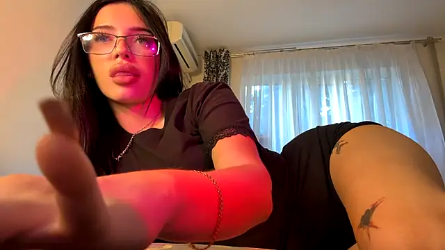 Hannah_xBaby - show panties💕