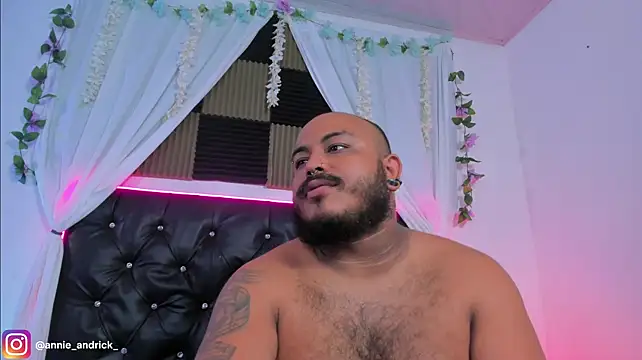 _Annie_Andrick_ - bounces boobs