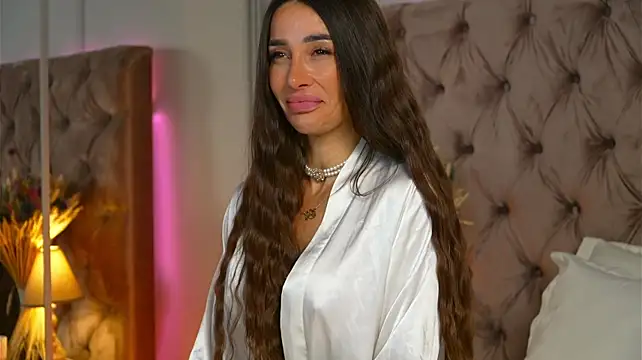 Miriam_fox - 😈Make my ass red😈