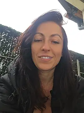 Risky_woman - IN PARK .FRONT NEIGHBOURS NAKED SQUIRT