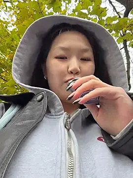 CreamPuff- - Pinch nipples under top in public