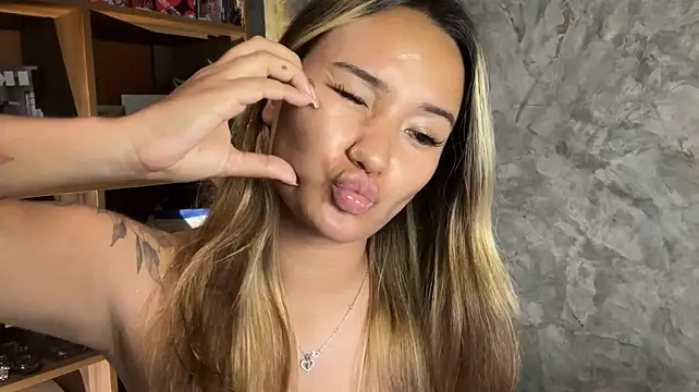 Immahawaii - blowjob with eye contact