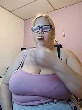EllisW8 - Ride Dildo Topless