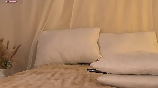 Mula_talove - show pussy up close