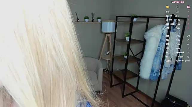BlondeMiaX - Take off my blose