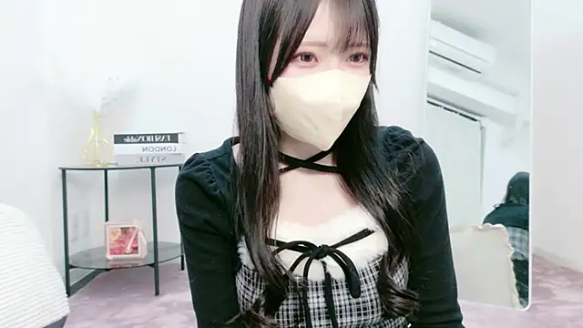 Yuinachan_v - 上の服ぽい💕