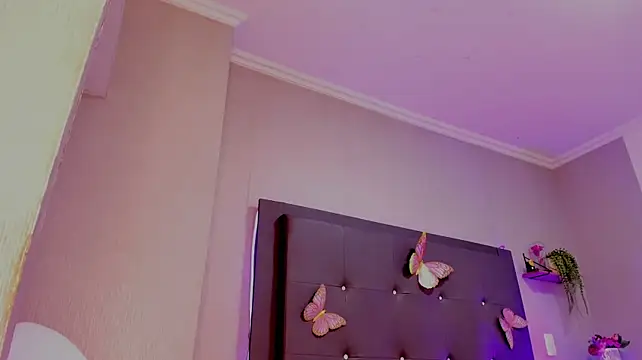 Emma_lye - 🍑plug anal + twerk 🔥🍑