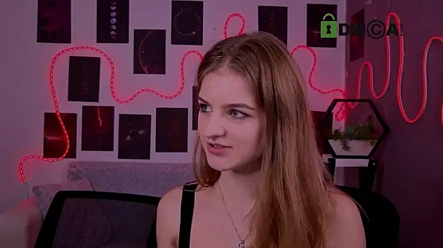 Naomi_perl - play boobs