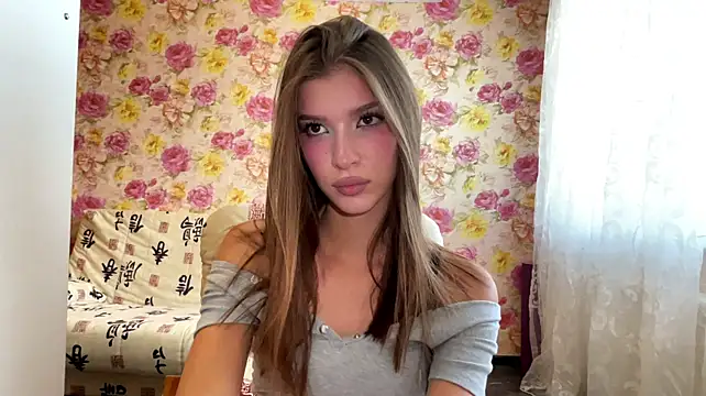 Lerchek_Wia - show and spanks ass