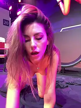 Nicole_98 - Topless in front of 1000+ strangers