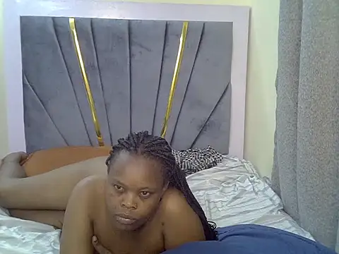SexxyCherries - GOLDEN SHOWERS