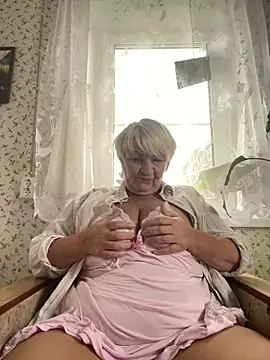 Laura_Millf