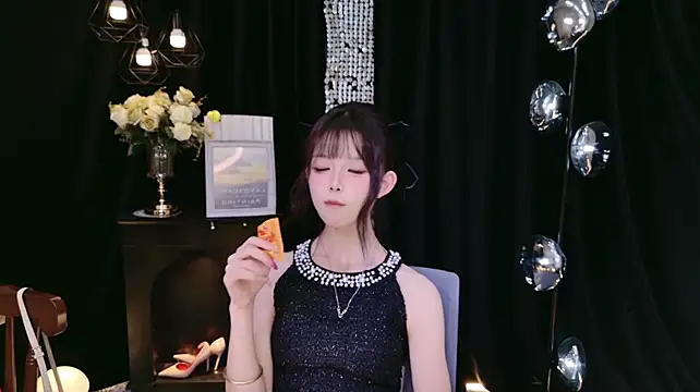 Nuo-Nuo-111 - 无声跳一段舞蹈