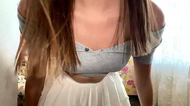 Lerchek_Wia - show and spanks ass