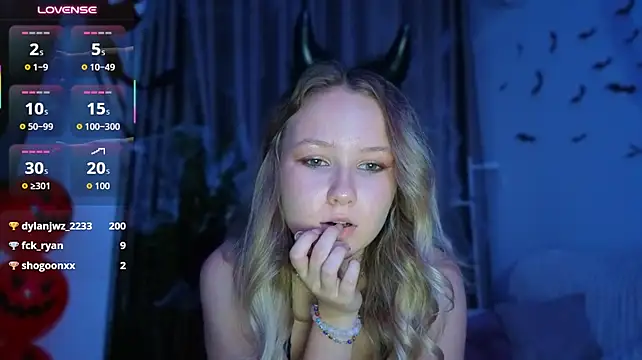 Queenneee - rub pussy