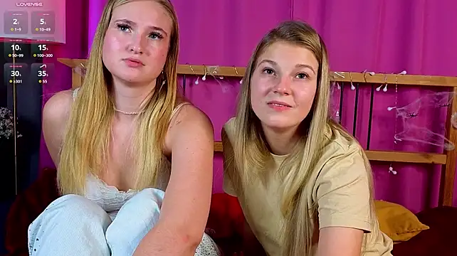 PrimroseFoster - Chloe's boobs massage😘