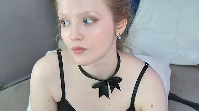 LilianHowards - suck finger in doggy 3 min