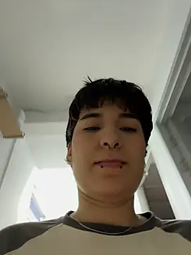 Emma_cute7 - Flash naked + control 1 min