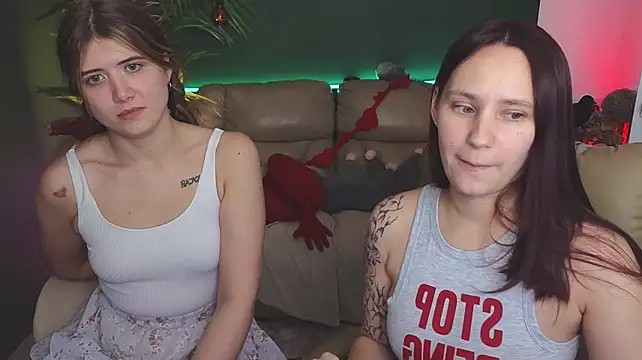 HotCaramellsTV - SHAKE TITS +:gift:4LT