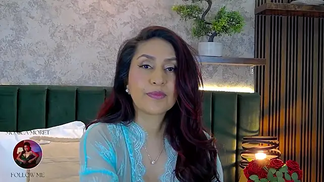 MonicaMoret - Teasing boobs🔥