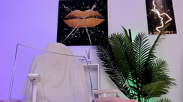 AnyssyaHot - squirt show
