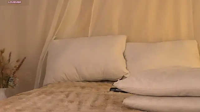 Mula_talove - show pussy up close