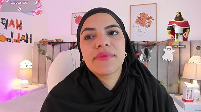 Umarani_ - open legs + rub clit :fire: