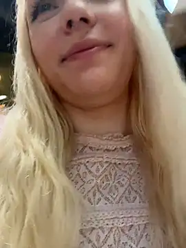 Badblondie - ORGASMIC MOAN next to strangers