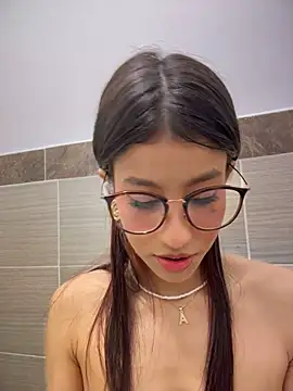 Alejandra_ospina - 😈PANTY OFF+ FINGER IN MY WET PUSSY 😈