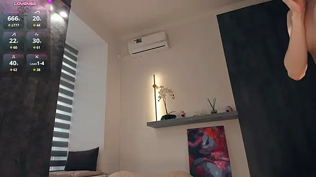 AntonettaTarring - spank my cute ass for 2 minutes