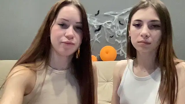 Cowgirl_aimeee - WEREWOLF POSE NO PANTIES CLOSE TO CAM
