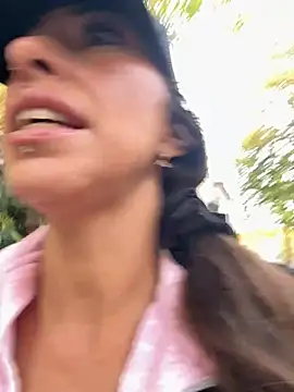 Lalla-Amani - Enlève le soutif 👙 NO BRA Exhib🔥