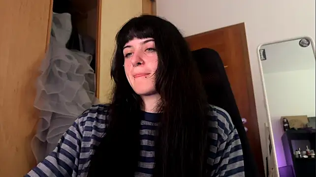 ClareBalaski - Footjob with my little feet <3