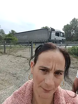Caro252 - Squirt + faciale