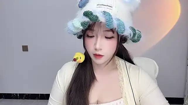 Lucy_8858 - 舔手指~