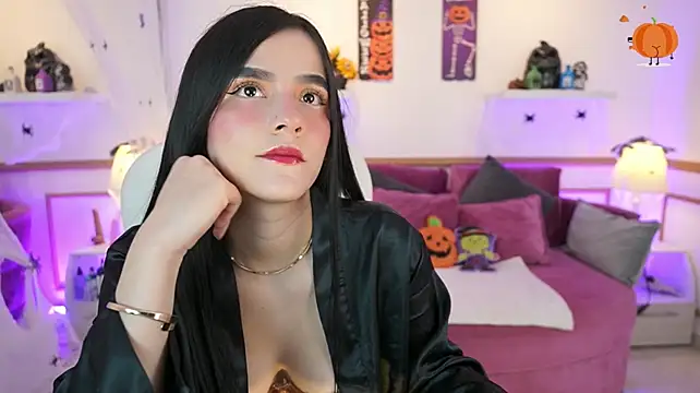 ConnyJenner - 🎃 Spit on my boobs