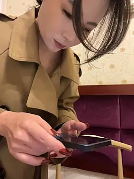 Eva10069 - 户外景区河边茶馆偷玩刺激🫦特写鲍鱼小穴