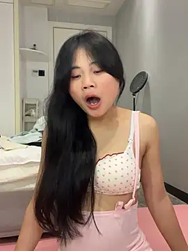 Yue-ai - 反向涂口红，绕过脖子